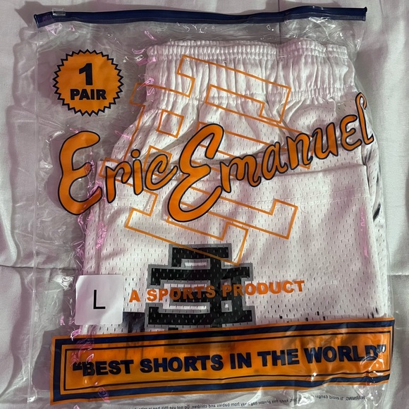 Eric Emanuel Shorts White Skyline (Large)